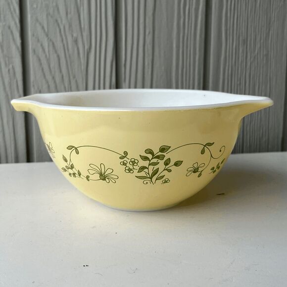 VTG Pyrex 441 Spring Blossom Crazy Daisy Mixing Bowl 750ml Green Floral 13 - Picture 1 of 6